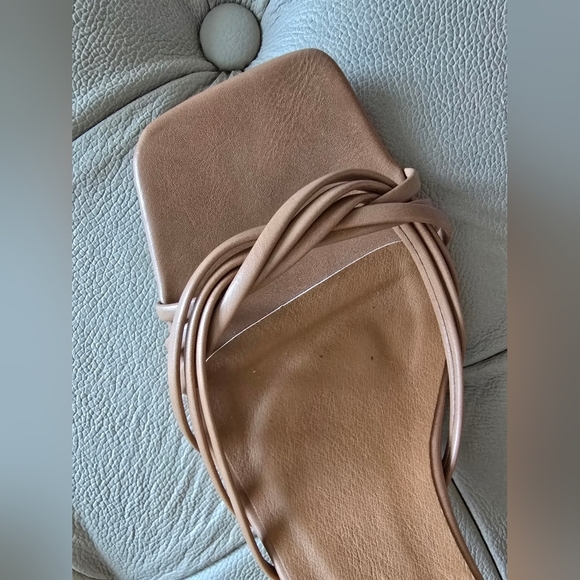 Billini Sandals Ankle Strap Square Heels Tan Brown Camel size 8.5 - Picture 2 of 7